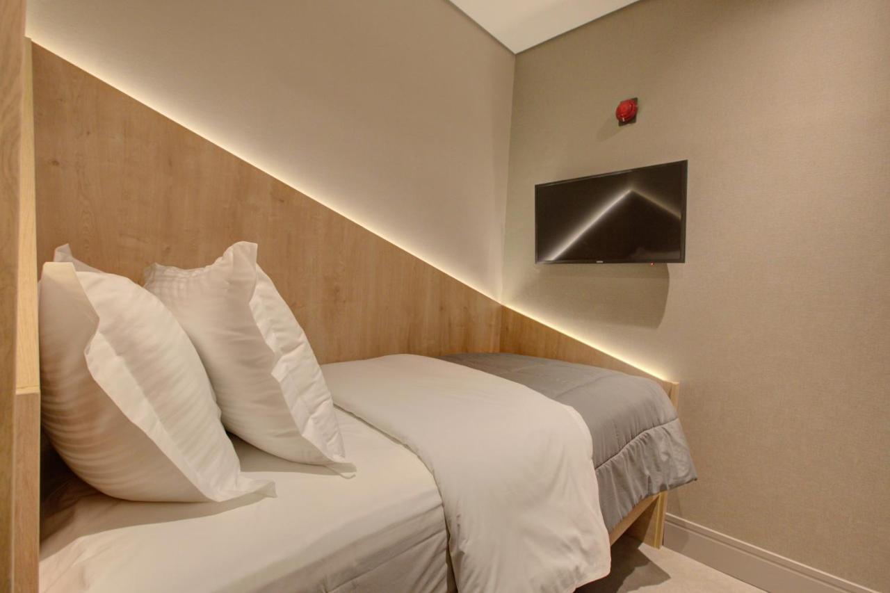 Fast Sleep Suites By Slaviero Hoteis - Hotel Dentro Do Aeroporto De Guarulhos - Terminal 2 - Desembarque Oeste Exterior foto